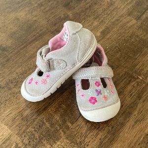 Gray/silver stride rite shoes with flowers
